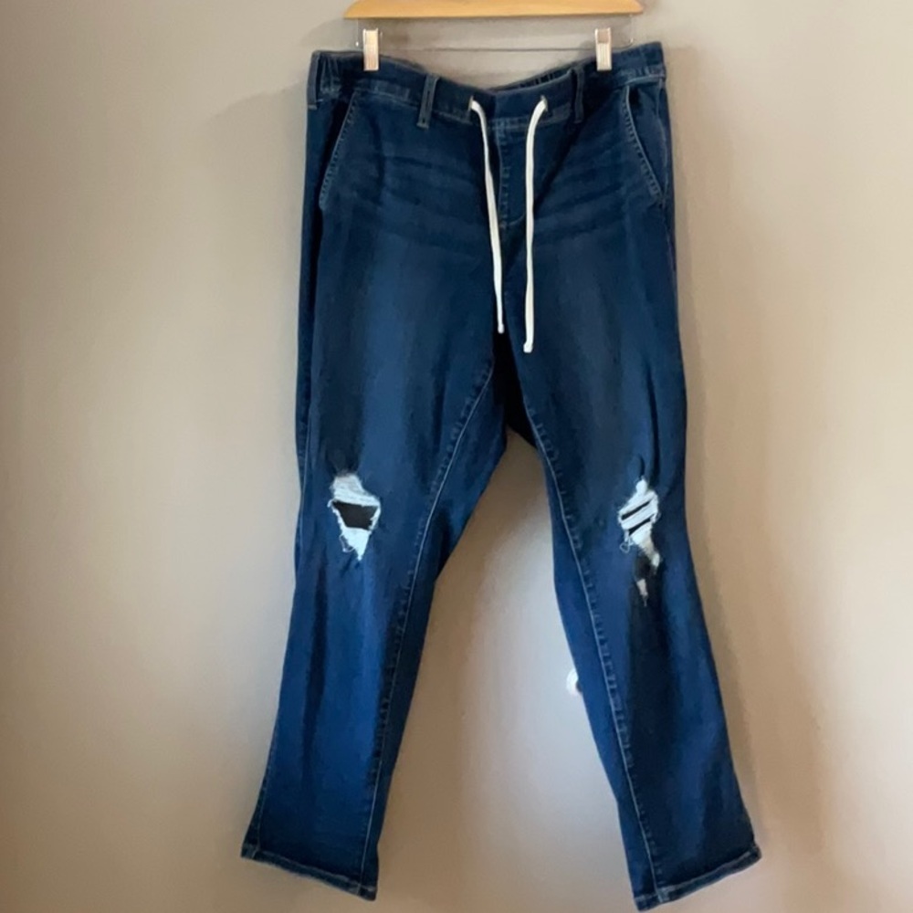 Torrid woman’s pull on drawstring jeans